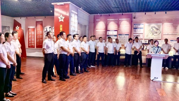 在中國共產(chǎn)黨建黨103周年之際，為了重溫黨的光輝歷史，讓大家繼承和發(fā)揚黨的光榮傳統(tǒng)和優(yōu)良作風(fēng)，把廣大黨員的思想和工作實效落實到公司高質(zhì)量發(fā)展奮進(jìn)目標(biāo)上來。近日，交科公司黨委二公司黨支部、四公司黨支部、